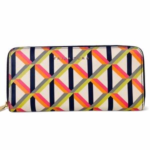 TRINA TURK Shanty Geo Zip Wristlet!
